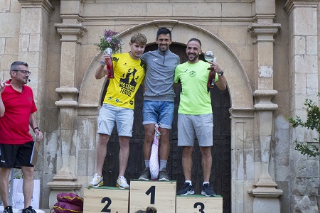 El podio absoluto de esta octava edición de la Torre de las Arcas Trail estuvo formado por Santi Moreno, Daniel Tomé y Lorenzo Bellés